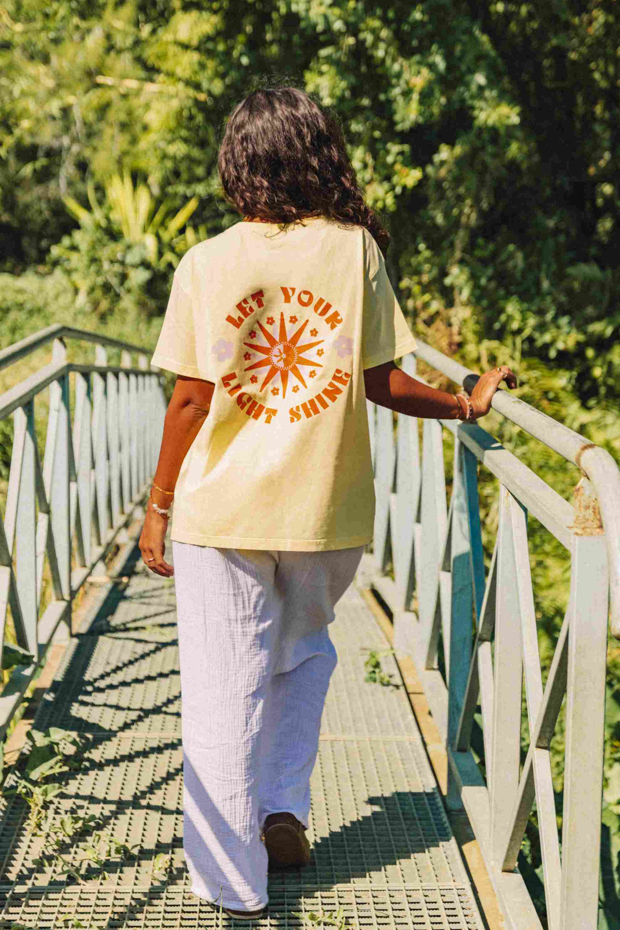 Camiseta Amarilla | Deja que tu luz brille