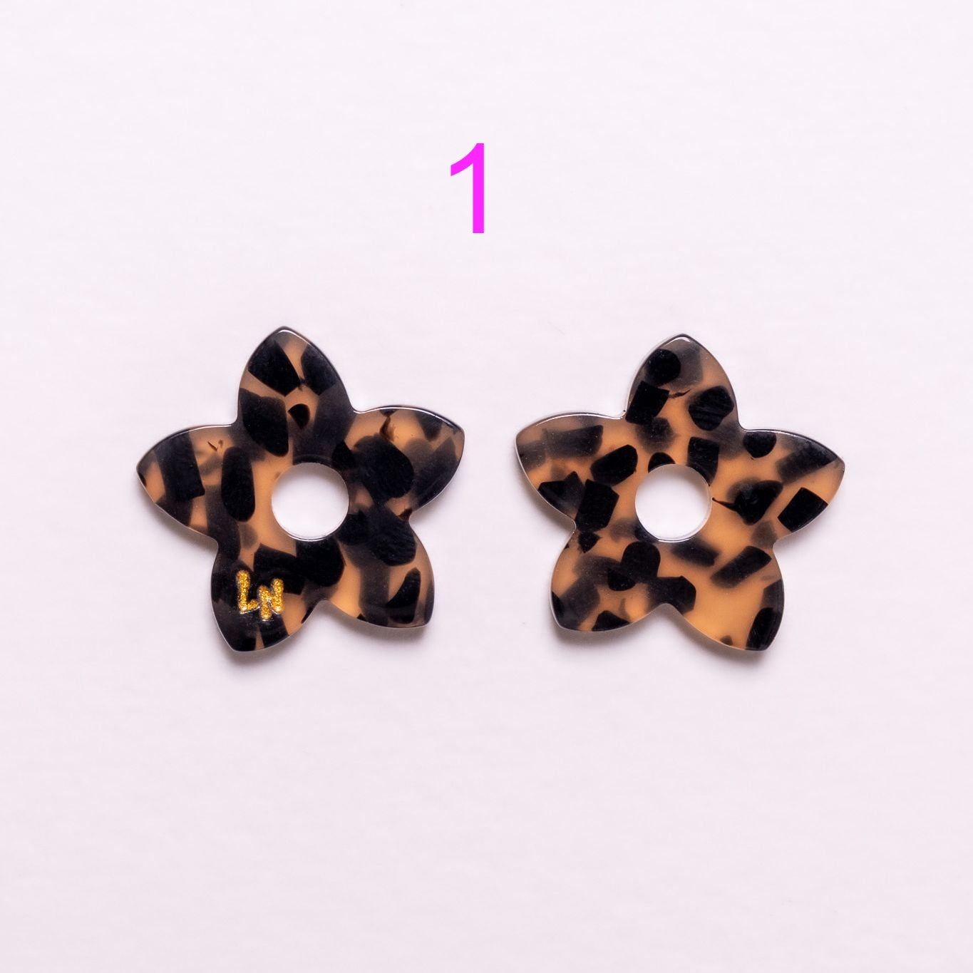 Charms Tiaré Acétate | Choisissez votre paire parmi 9 créations