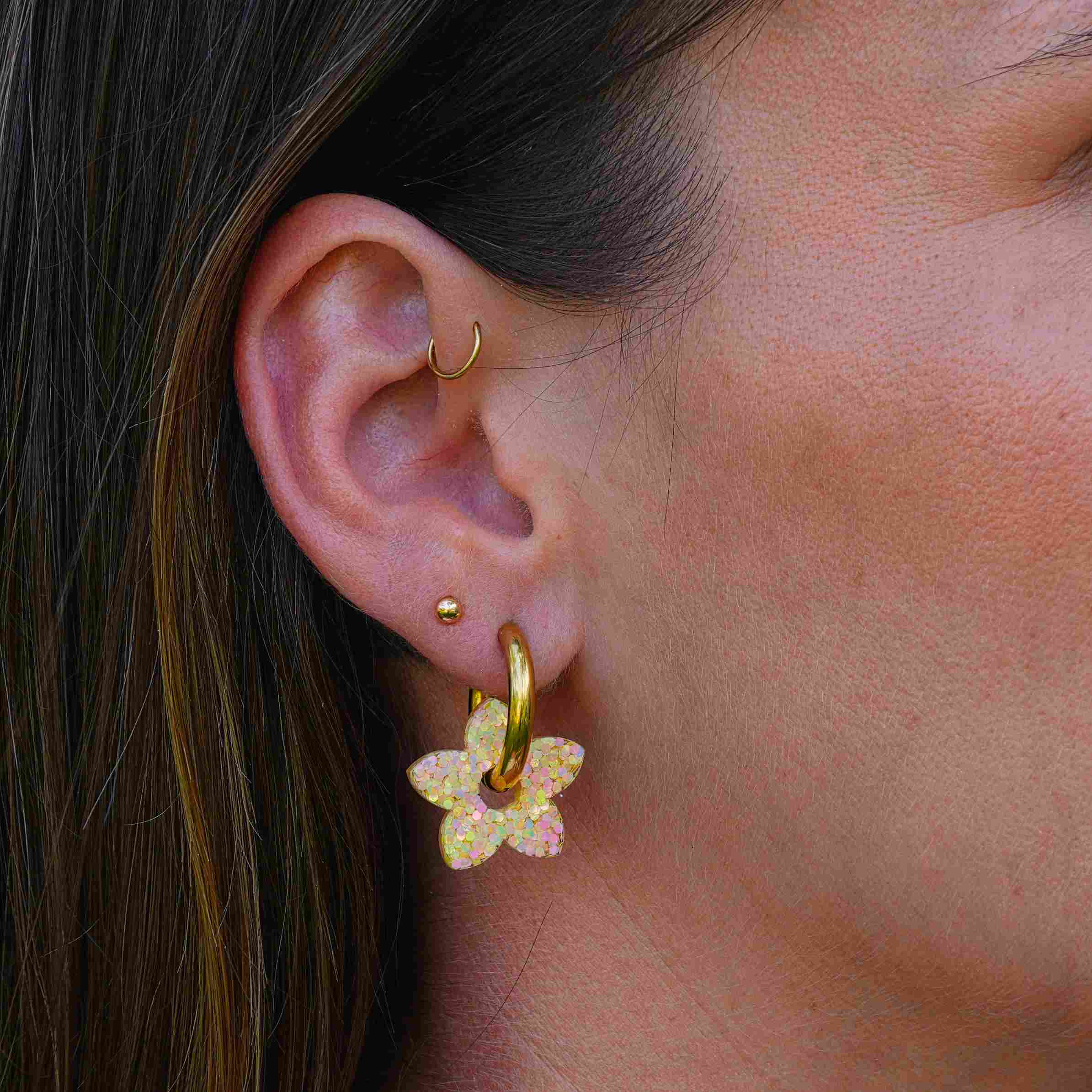 Créoles Tiaré Orange Jaune faites main en résine époxy, avec anneaux en acier chirurgical hypoallergénique