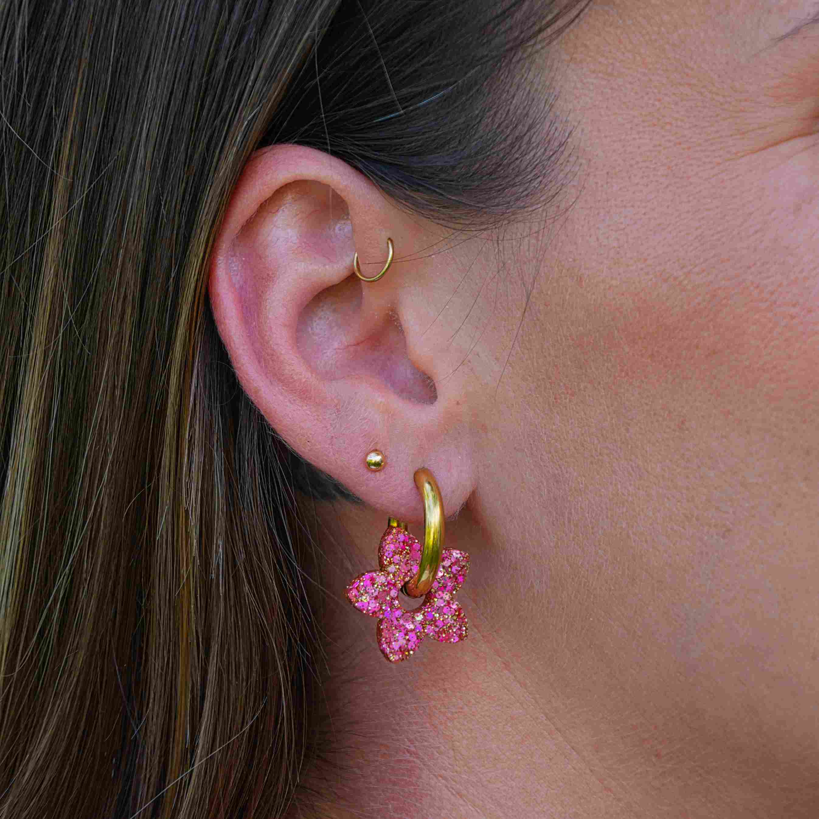 Créoles Tiaré Mix Rose Rouge faites main en résine époxy, avec anneaux en acier chirurgical hypoallergénique
