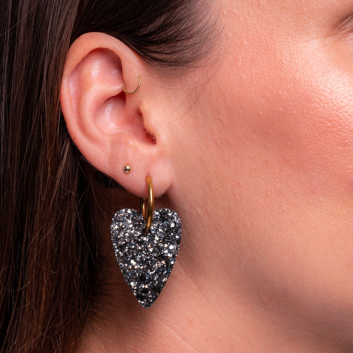 Boucles d'oreilles Cœur Mix Kaki portées-Les Nicolettes
