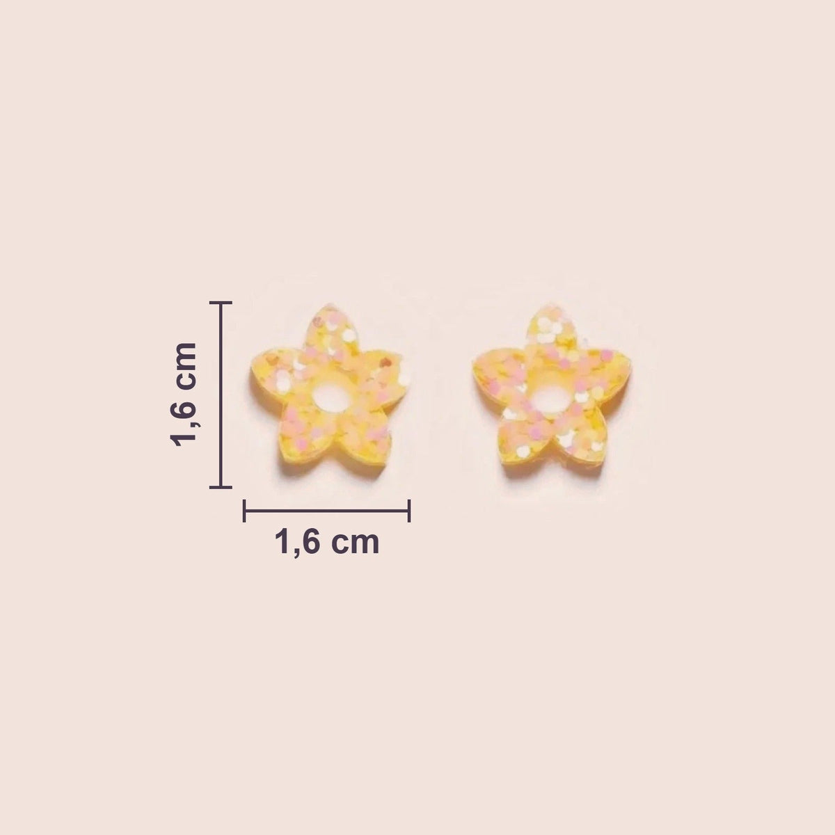 Actual size of Mini Tiaré charms: 1.6 cm in diameter