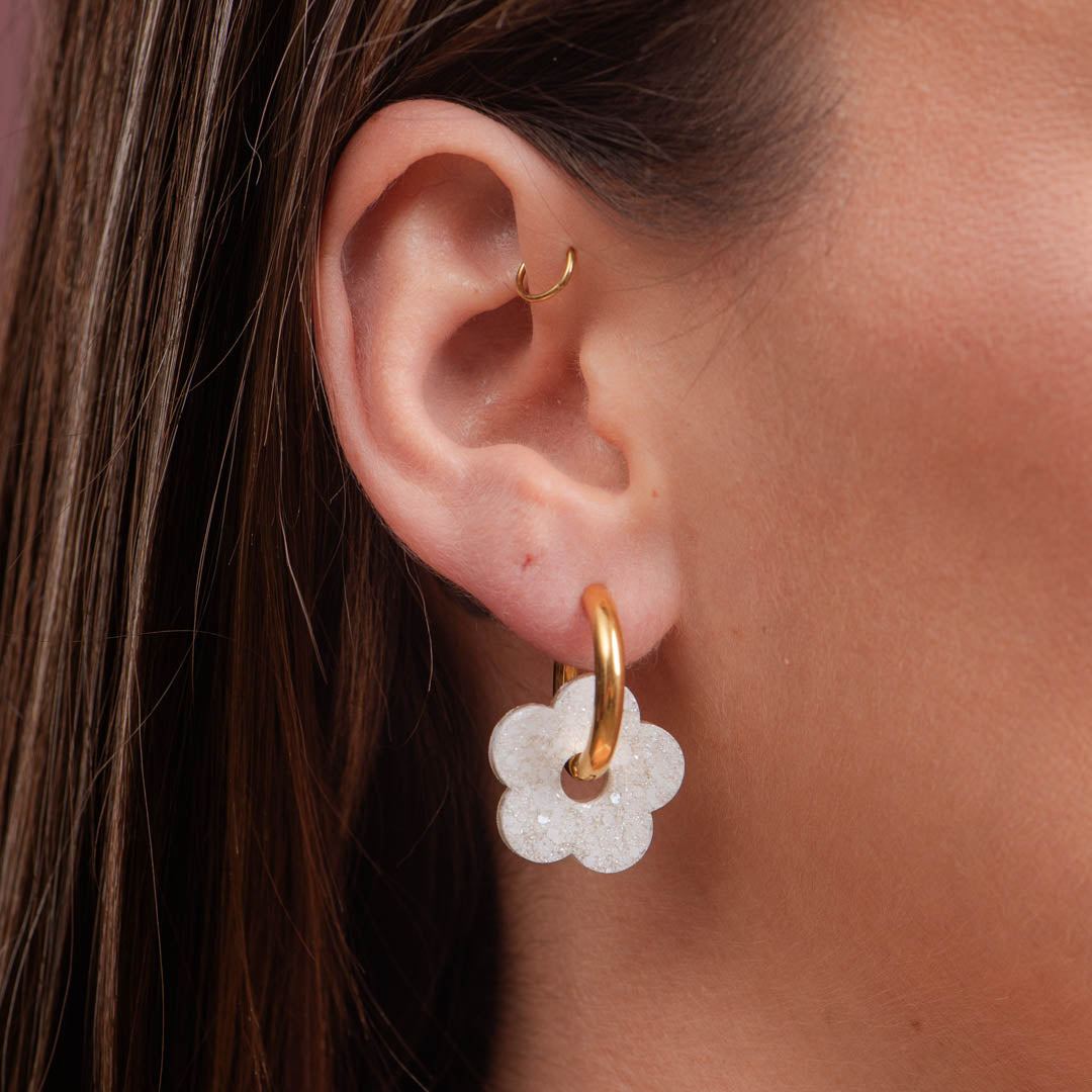 Créoles Ivoire fait main en France en résine époxy et acier inoxydable Les Nicolettes