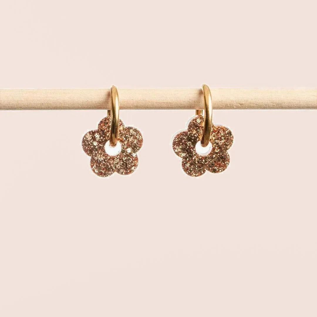 Créoles Mini Fleur Champagne – Les Nicolettes