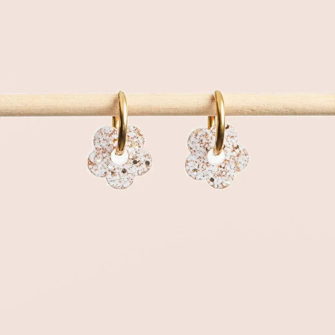 Créoles Mini Fleur Ivoire Champagne – Les Nicolettes