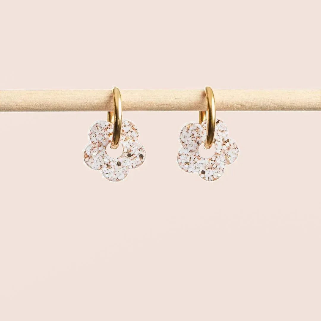 Créoles Mini Fleur Ivoire Champagne – Les Nicolettes
