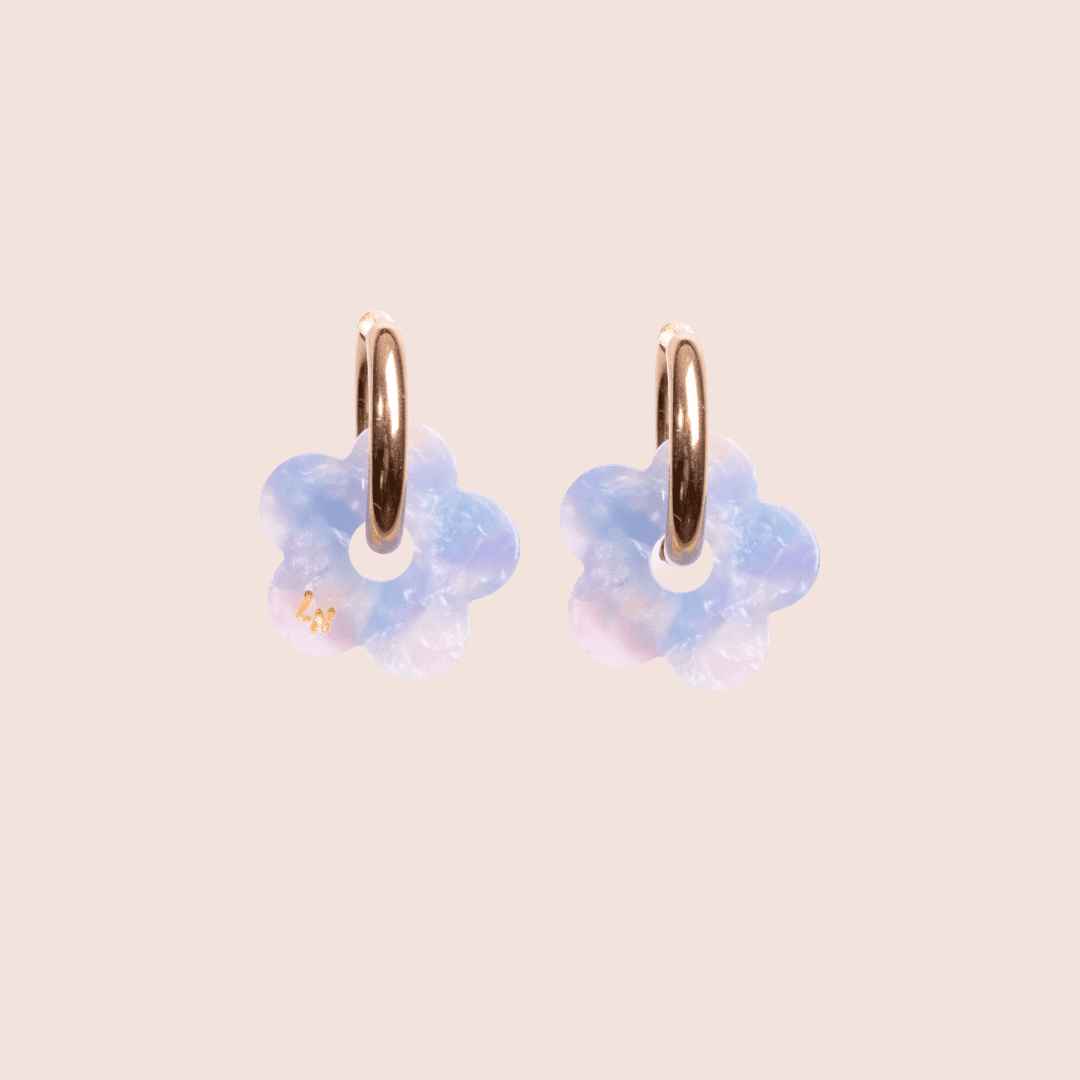 Creolen Blume Acetat Blau Rosa: Creolen aus Chirurgenstahl und Charms aus Celluloseacetat, Ansicht 2 – Les Nicolettes