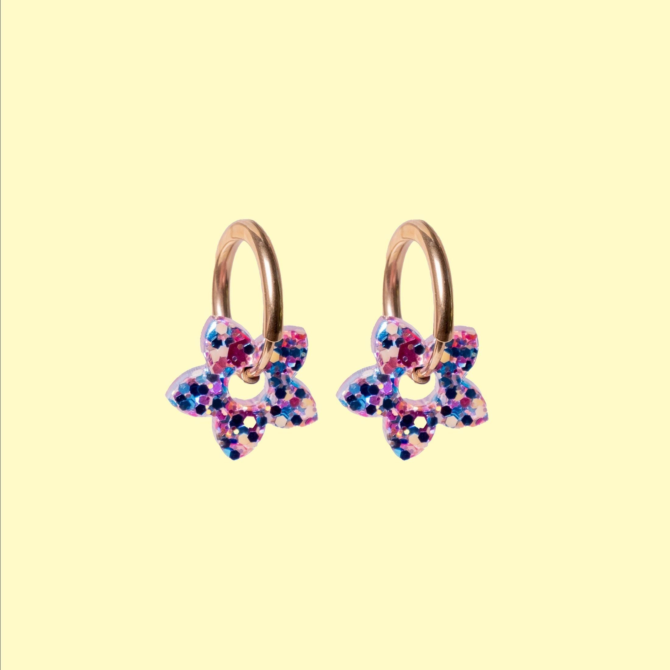 Créoles Mini Tiaré Orange Bleu Parme en acier chirurgical avec charms, modèle enfant et adulte