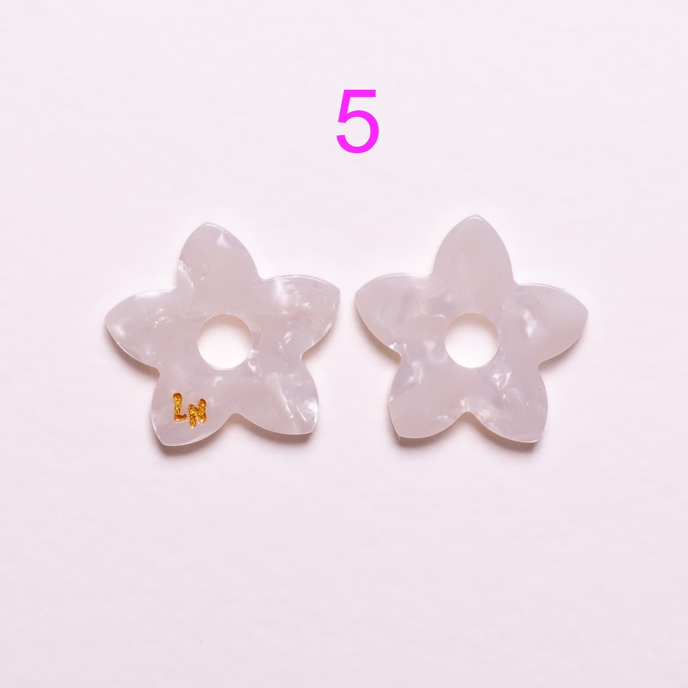 Charms Tiaré Acétate | Choisissez votre paire parmi 9 créations
