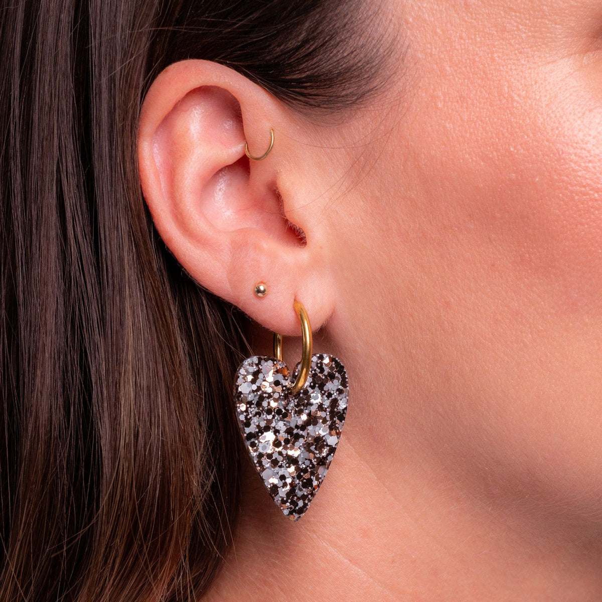 Boucles d'oreilles Cœur Mix Bleu Marron portées-Les Nicolettes