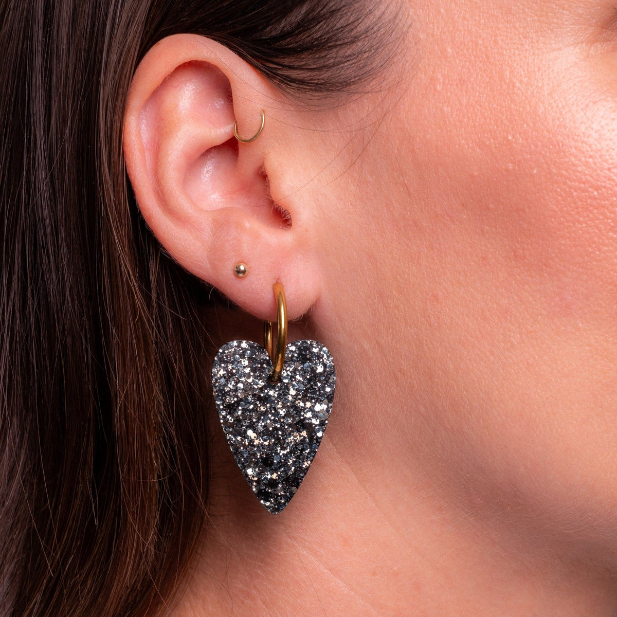 Boucles d'oreilles Cœur Mix Kaki portées-Les Nicolettes