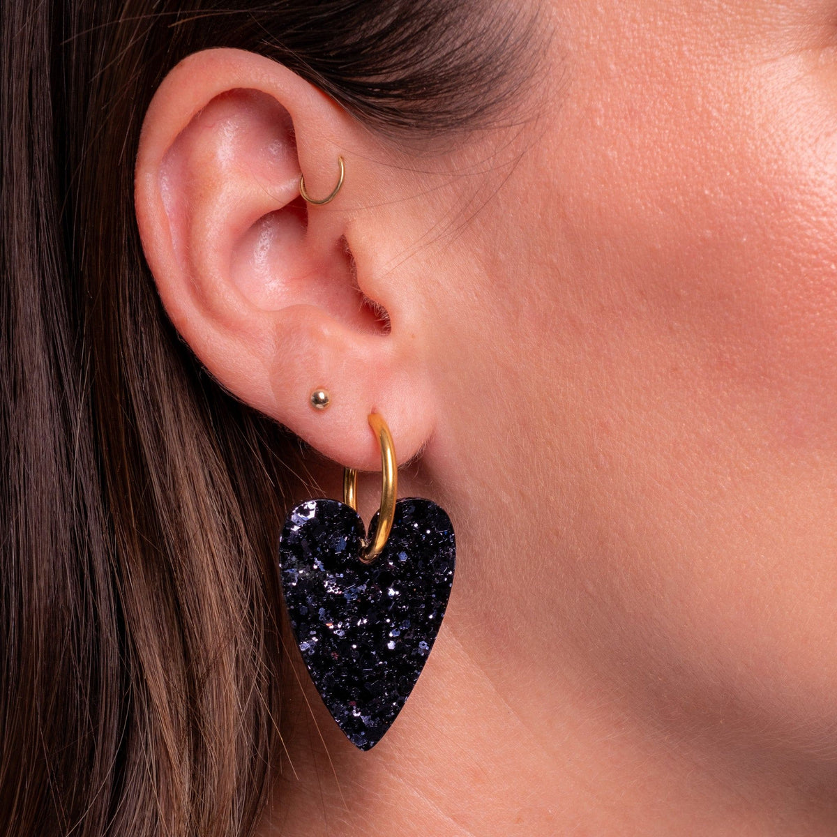 Boucles d'oreilles Cœur Night Blue portées-Les Nicolettes