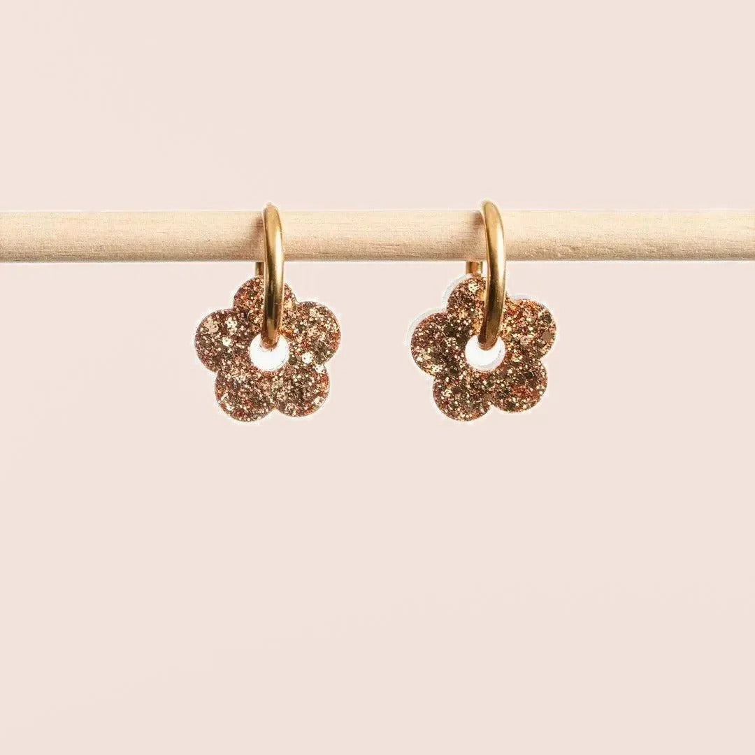 Créoles Mini Fleur Champagne – Les Nicolettes