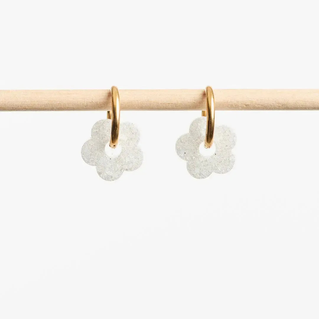 Créoles Mini Fleur Ivoire-Les Nicolettes