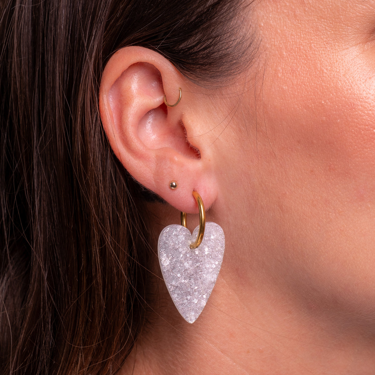 Boucles d'oreilles Cœur Ivoire portées-Les Nicolettes