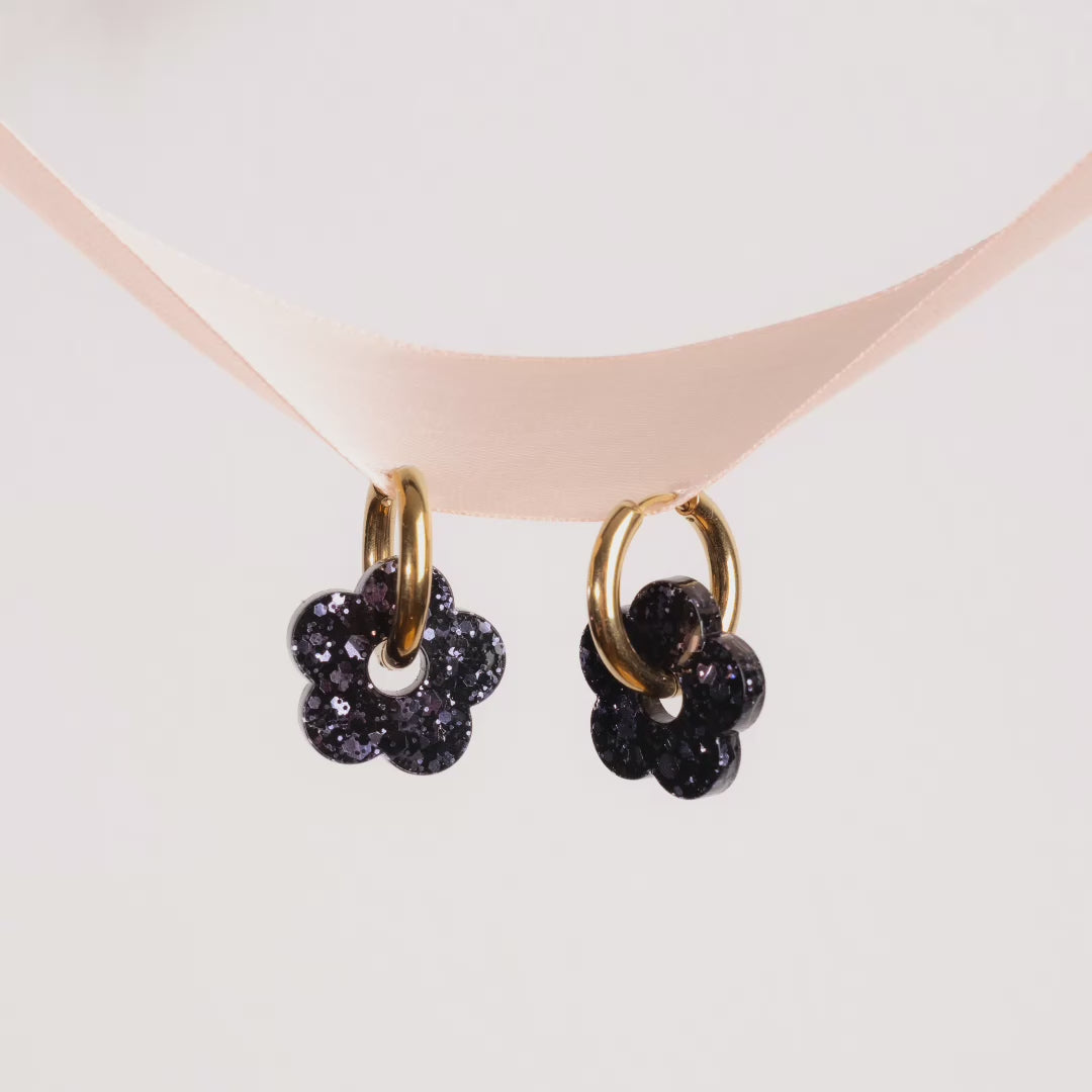 Stop motion – Créoles Fleur Night Blue – Les Nicolettes